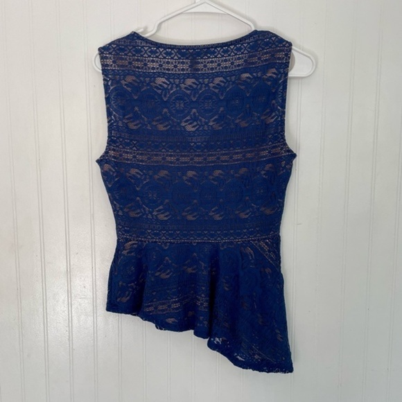 BCBGMAXAZARIA lace blouse - Small - Picture 7 of 10